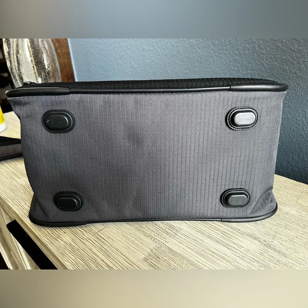 EUC!!! Eddie Bauer Charcoal and Black Carry On Travel Bag